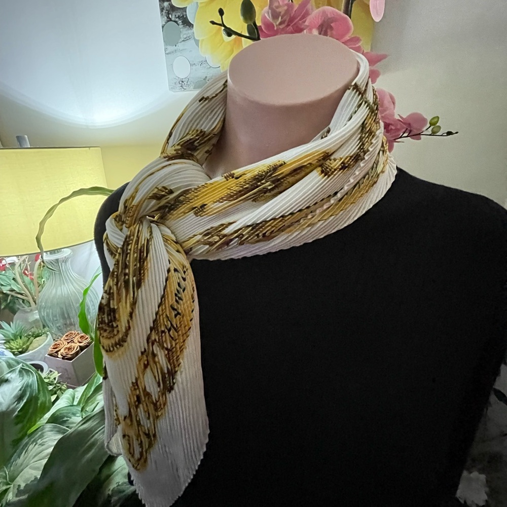 Chanel 31 Rue Cambon Silk Scarf. - Picture 10 of 16